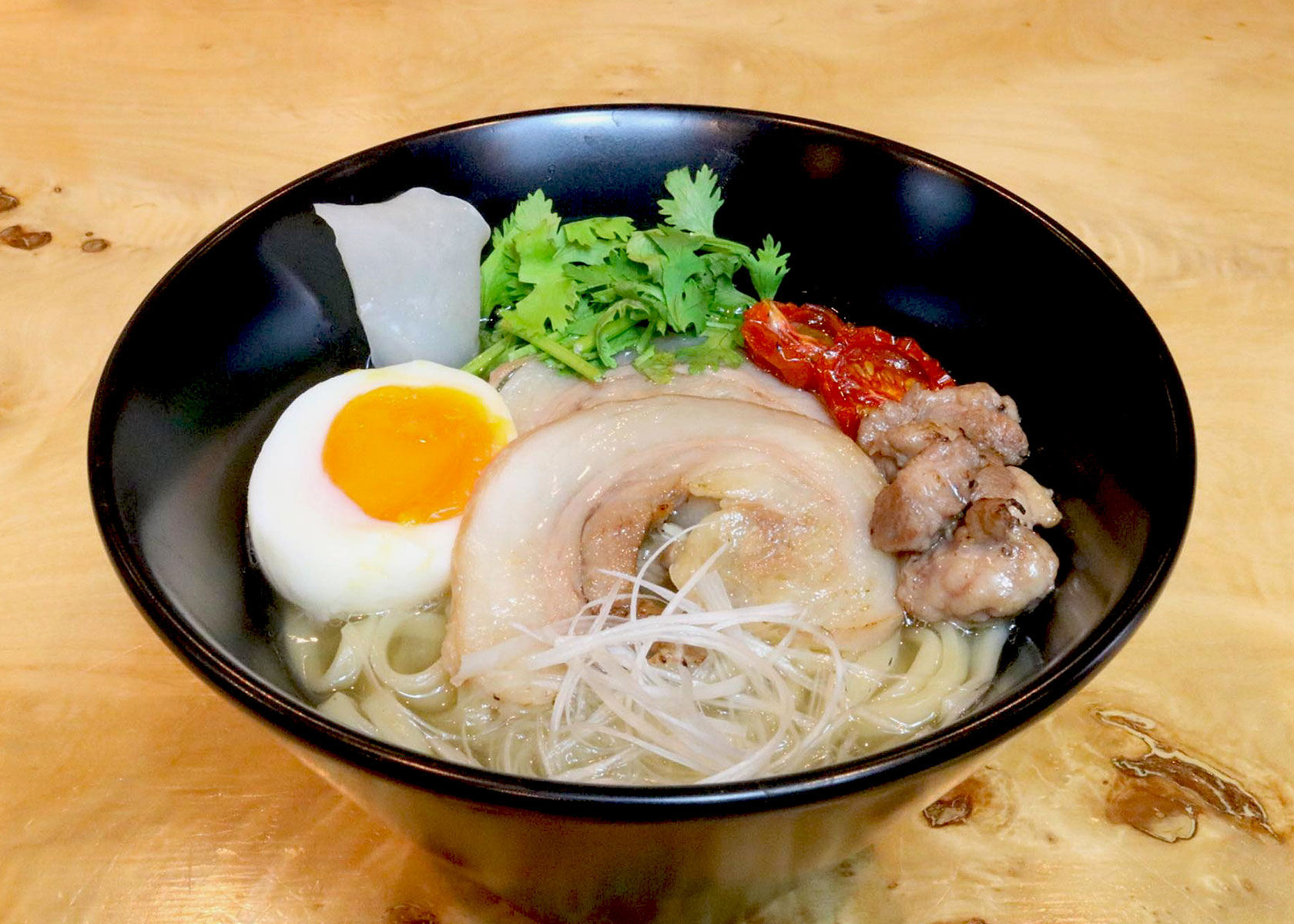 羊愛で羊仲間と一緒に作ったラムラーメン／岡山ラム肉バル結