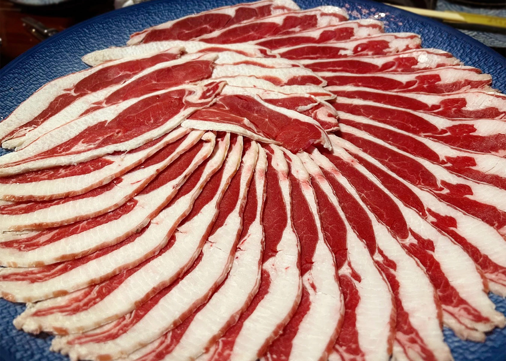 羊肉の秘密基地・大阪十三「スタンド　メリーサンノソバージュ」